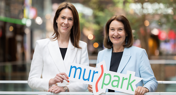 Carina Weyringer (left) has been appointed as Center Manager at Murpark Graz. She is to succeed Edith Münzer (right) in her new position. /// credit: SES Spar European Shopping Centers