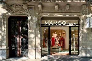 Mango Teen at Passeig de Gracia in Barcelona. /// credit: Mango