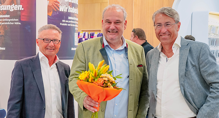 Left-to-right: Christian Guzy (owner of ShoppingCity Seiersberg), Kurt Mayer (Managing Director of MediaMarkt Techvillage), Anton Cech (Managing Director of ShoppingCity Seiersberg). /// credit: ShoppingCity Seiersberg