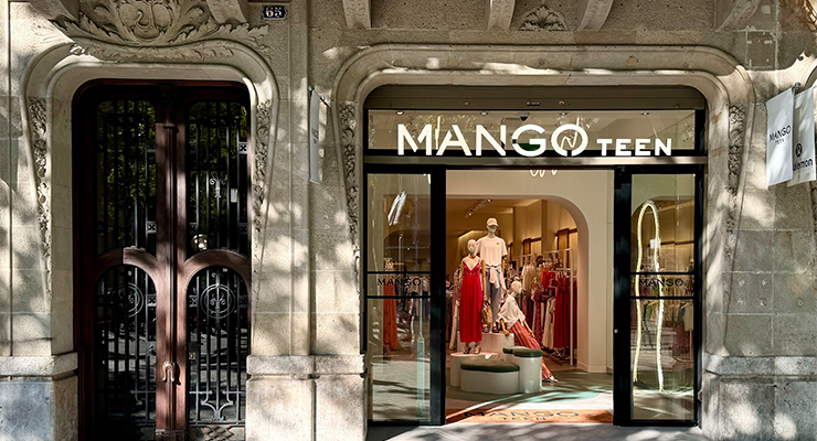 Mango Teen at Passeig de Gracia in Barcelona. /// credit: Mango
