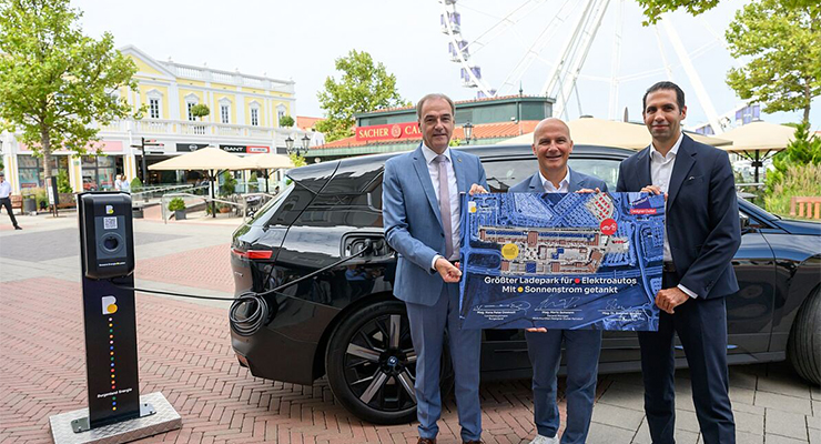 Left-to-right: Provincial Councillor Leo Schneemann, Designer Outlet General Manager Mario Schwann, Burgenland Energie CEO Stephan Sharma. /// credit: Designer Outlet Parndorf, Martin Zeman