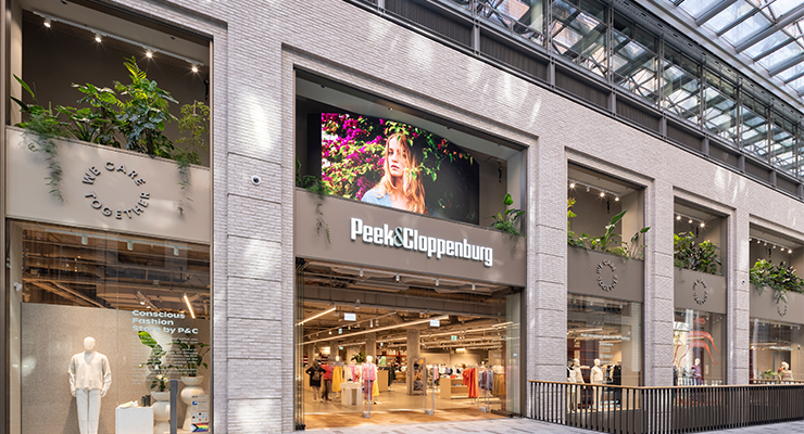 With this store, P&C* Düsseldorf wants to create awareness for more sustainable fashion and positively influence the industry. /// credit: P&C* Düsseldorf