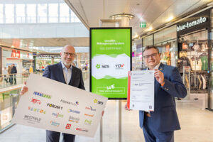 SES successfully introduced a comprehensive environmental management system at the end of 2024 and received ISO 14001 certification from TÜV AUSTRIA. Left-to-right: Christoph Andexlinger, CEO SES Spar European Shopping Centers, and Klaus Mlekus, Head of the Certification Body TÜV AUSTRIA GMBH. /// credit: Evatrifft