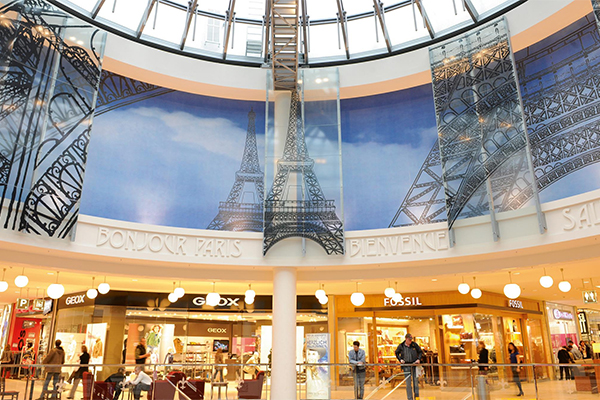 Limbecker Platz shopping center interior, Essen, Germany. /// credit: Union Investment