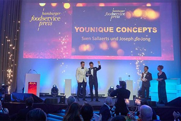 Award acceptance at the 2025 Hamburg Foodservice Prize. /// credit: Pesca