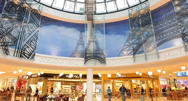 Limbecker Platz shopping center interior, Essen, Germany. /// credit: Union Investment